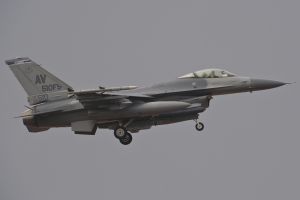 aviano march 26  2011 viper13 f 16cm 88 0510 510thfs 31stfw  aviano ab  italy